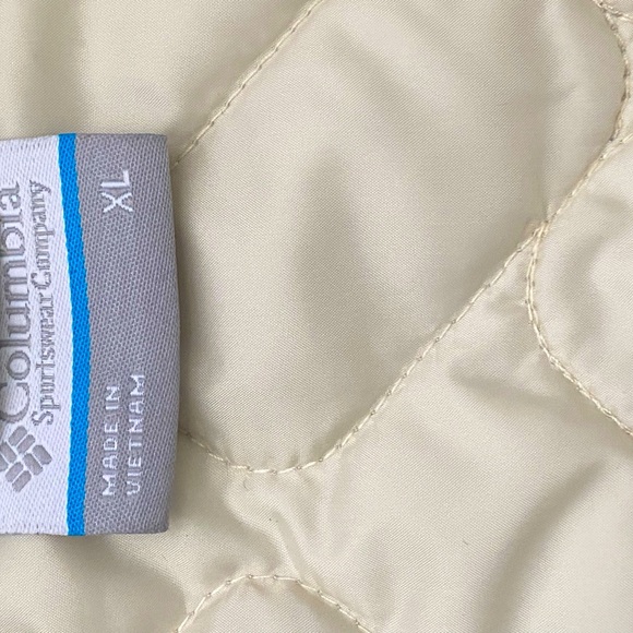 Columbia Long Thin Quilted Jacket - Picture 10 of 11